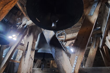 Die Nikolaikirche ist nicht nur mit dem &bdquo;Kr&ouml;nchen&ldquo; ein echter Blickfang